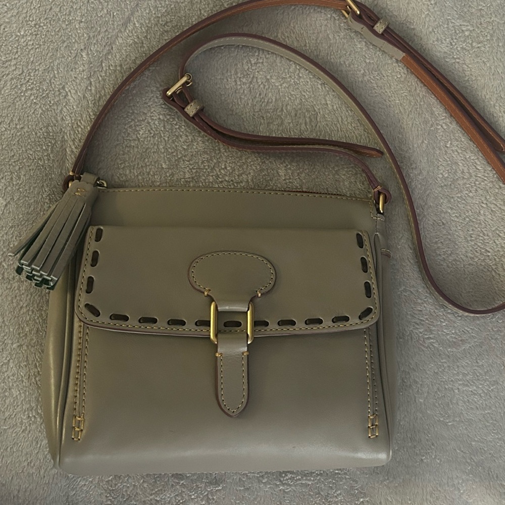 Dooney & Bourke Florentine Pocket Crossbody Ecru excellent like new condition